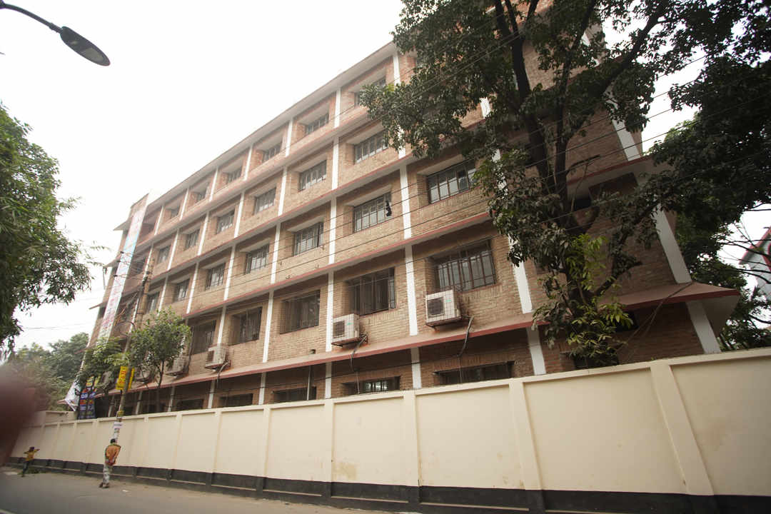 এক নজরে মির্জা আব্বাস মহিলা কলেজ ক্যাম্পাস